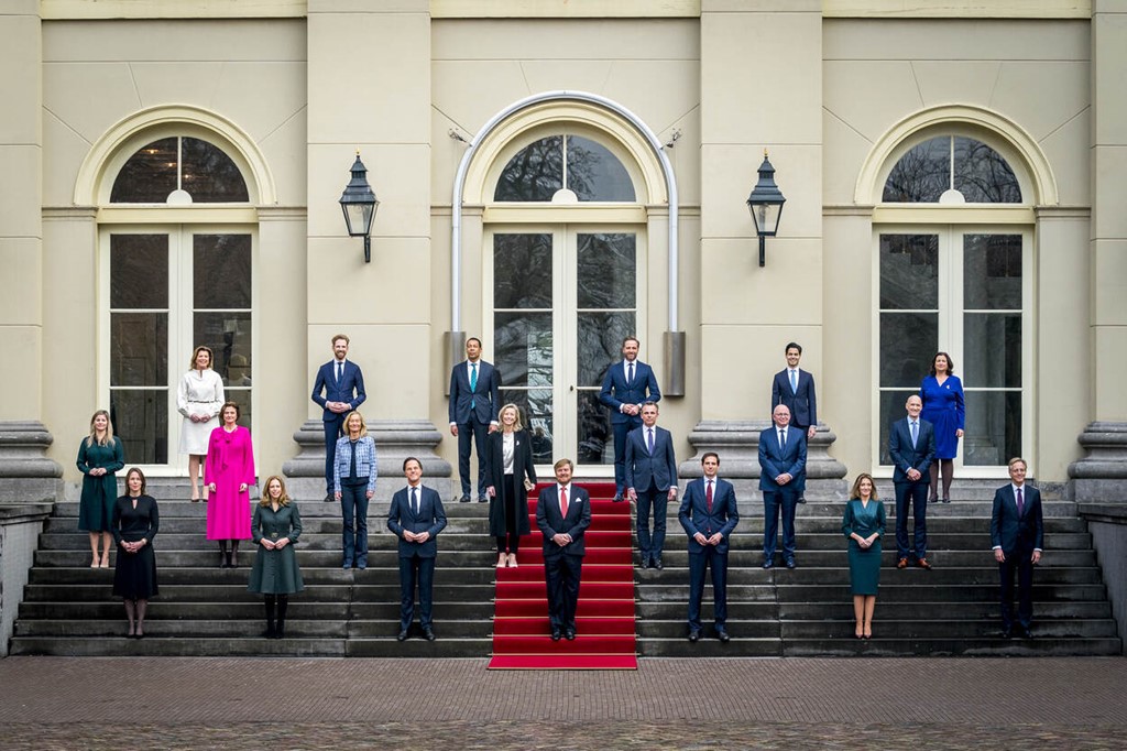 bordesfoto-kabinet-rutte-4